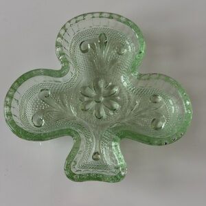Vintage Indiana Tiara Mint Green Glass Clover Leaf Nut Candies Dish